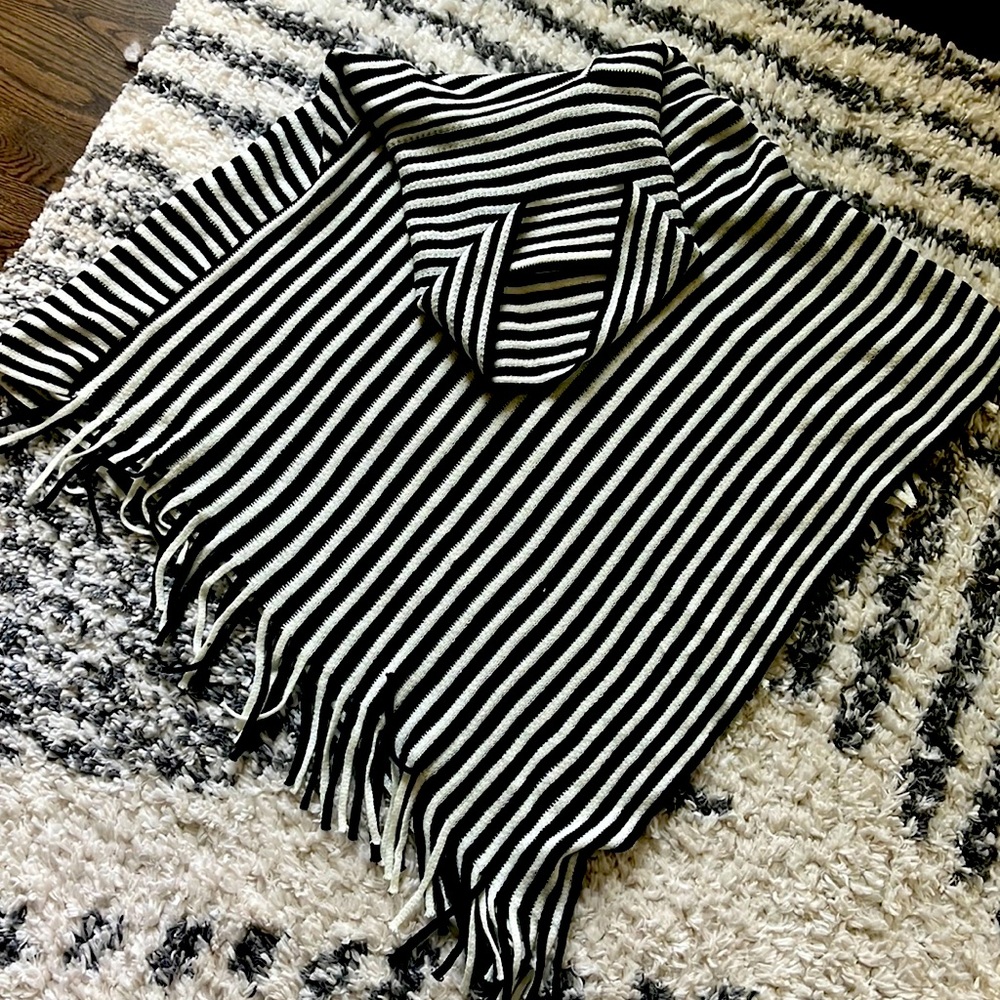 Poncho sweater